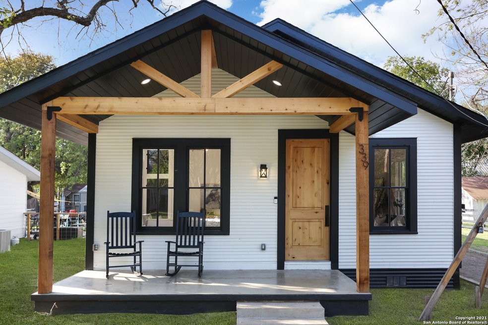 339 E Camp St, New Braunfels, TX 78130 - photo 1