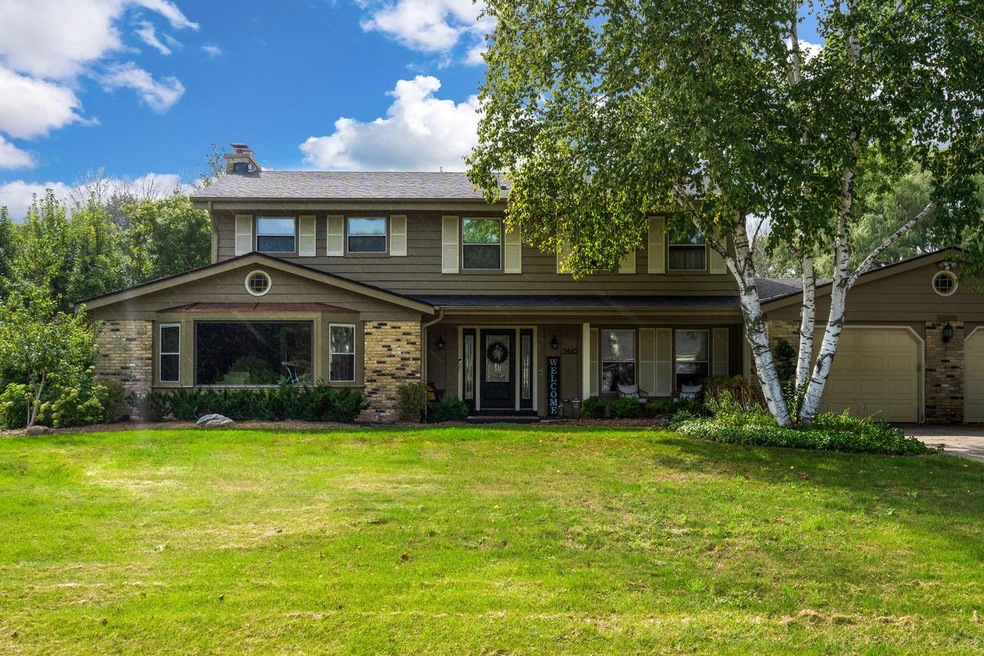 9445 N Fairway Cir, Bayside