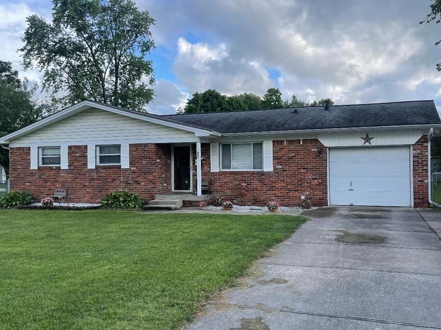 657 Walnut St, Whiteland, IN 46184 - photo 1