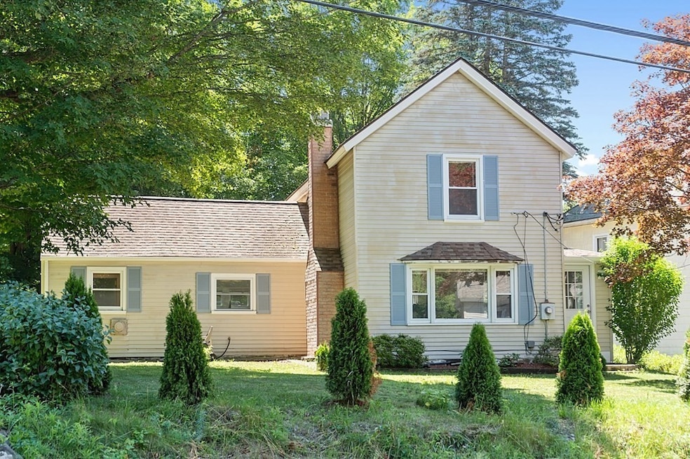 993 Stafford St, Rochdale, MA 01542 - photo 1