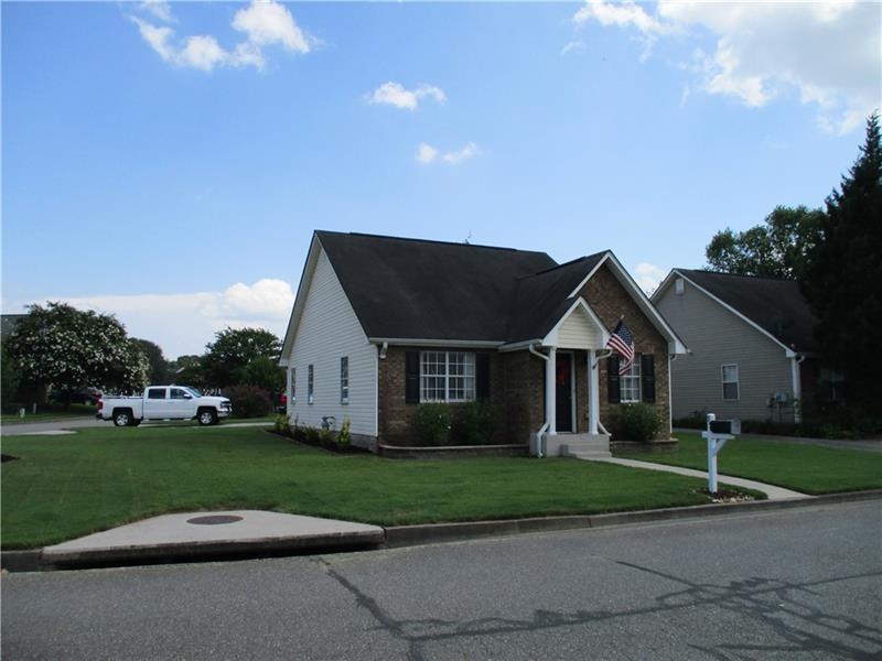 95 Pointe Dr N, Cartersville, GA 30120 - photo 1