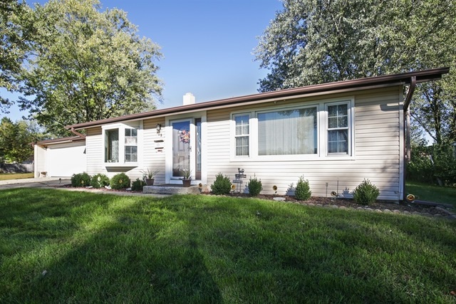 108 Ensenada Dr, Carpentersville, IL 60110 - photo 1