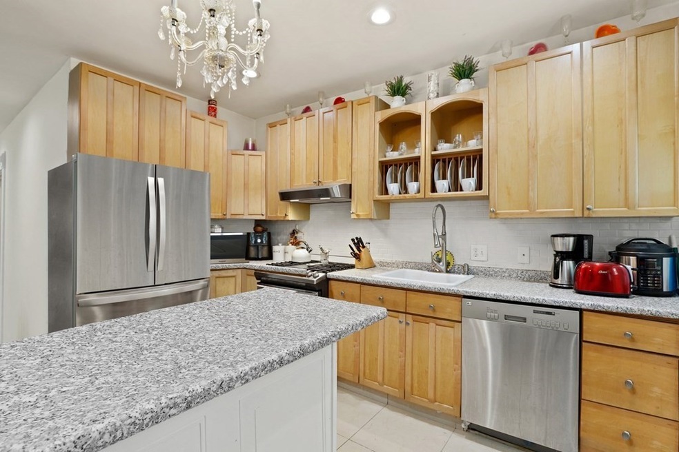 19 Bellevue St unit 6, Lawrence, MA 01841 - photo 1