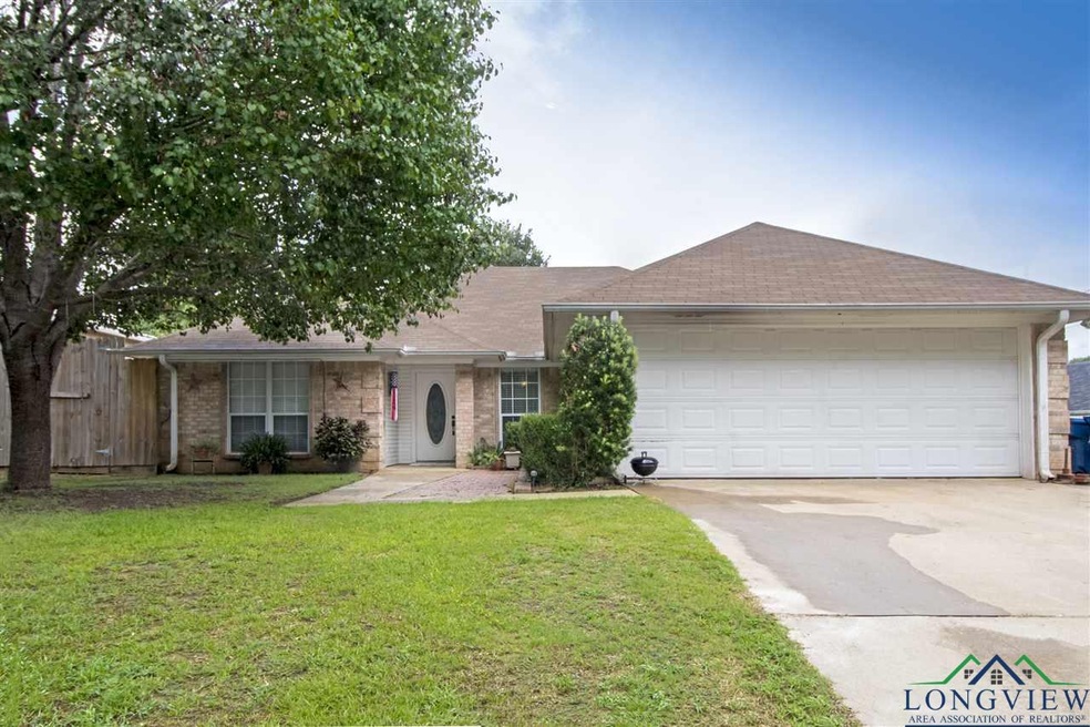 1707 Peach St, Kilgore, TX 75662 - photo 1