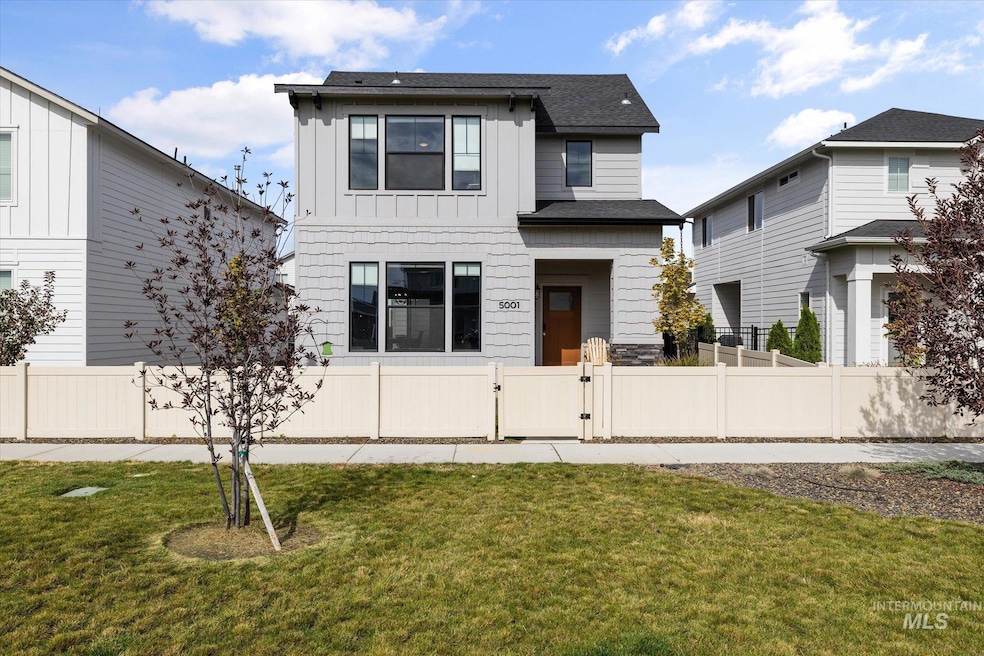 For Sale $449,900 • Co-Listing Agent