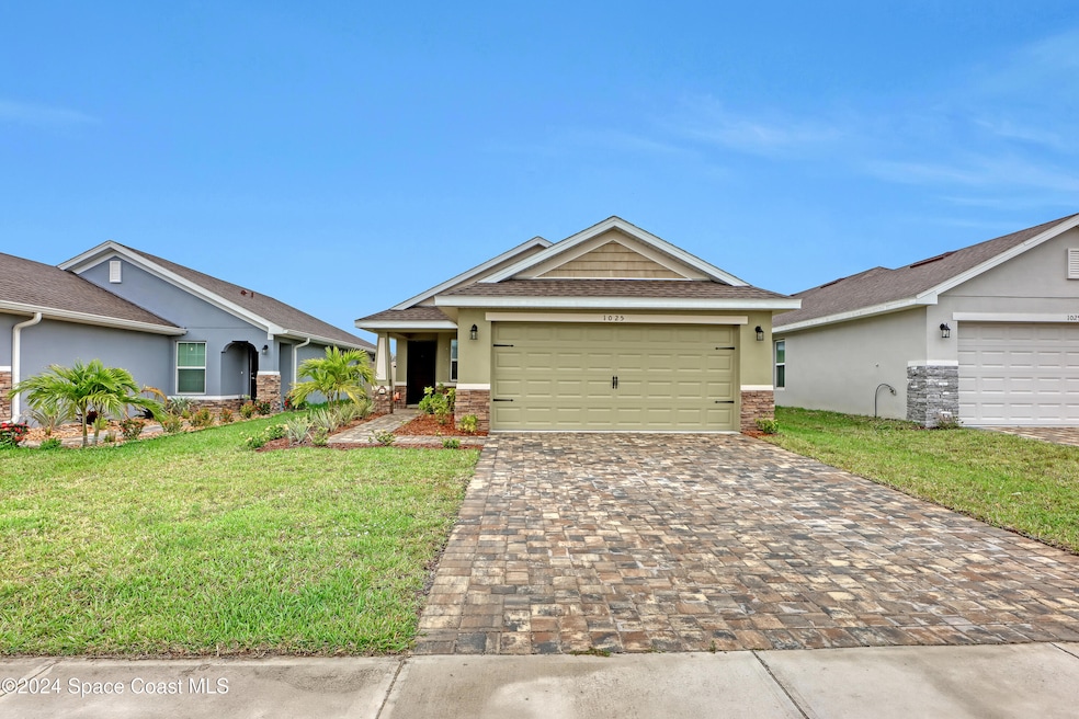 1025 Canfield (2)