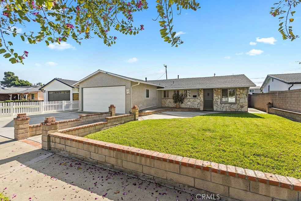 995 Post Rd, Costa Mesa, CA 92626 - photo 1