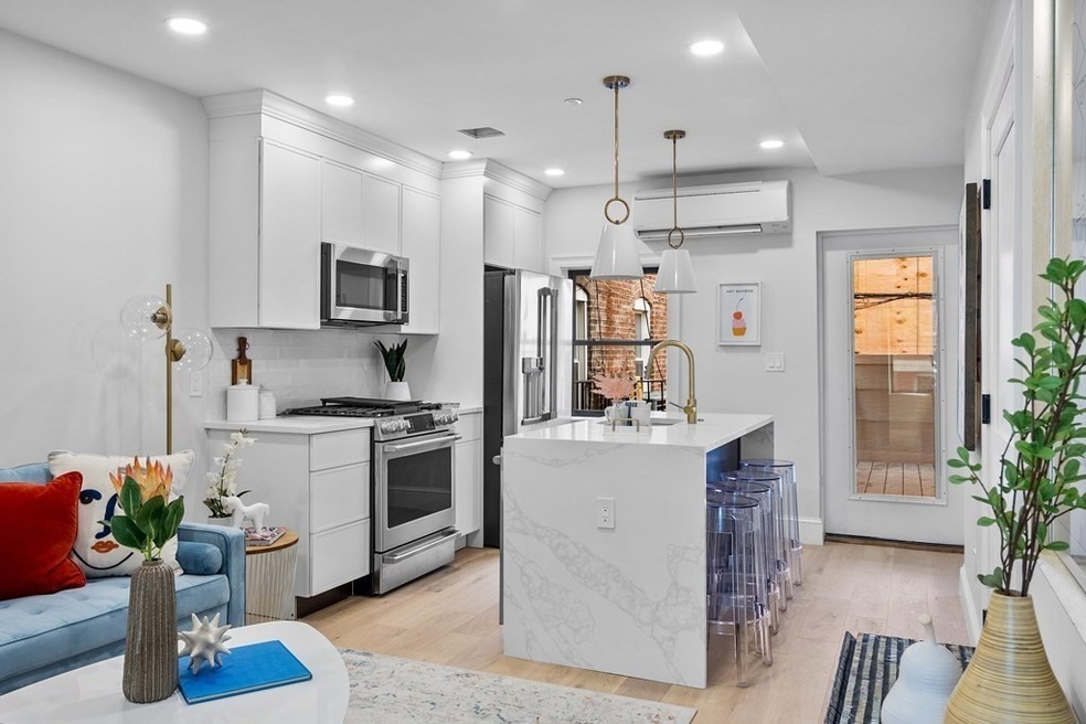 82 Endicott St unit 2, Boston, MA 02113 - photo 1