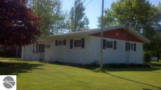 221 Cherry St, Au Gres, MI 48703 - photo 1