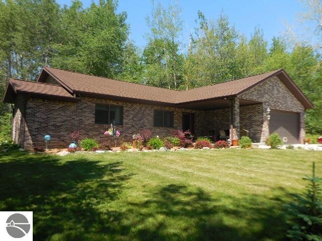 5775 Huron Woods Dr, Tawas City, MI 48763 - photo 1