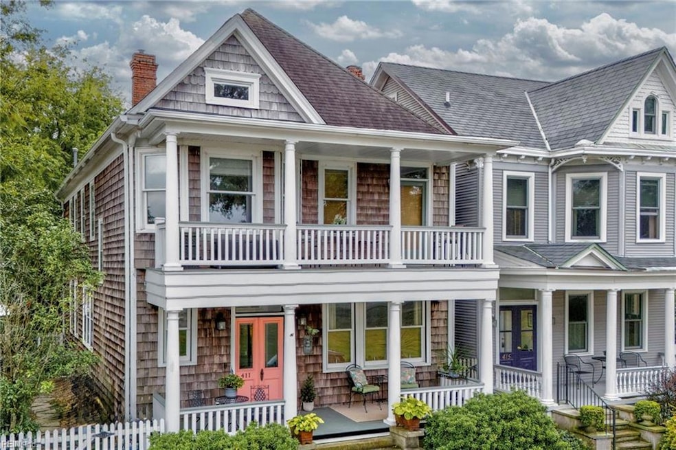 Front top and bottom porches