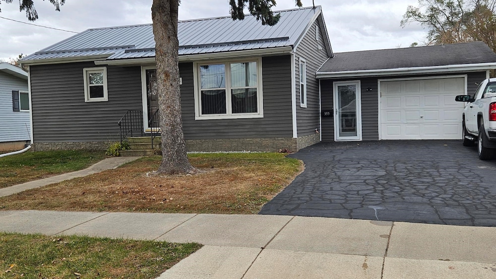 355 SW Ceresco St, Berlin, WI 54923 - photo 1