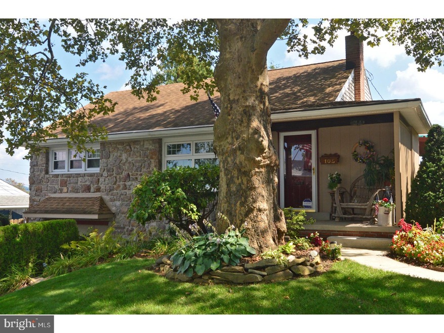 105 Pine St, Reading, PA 19607 - photo 1