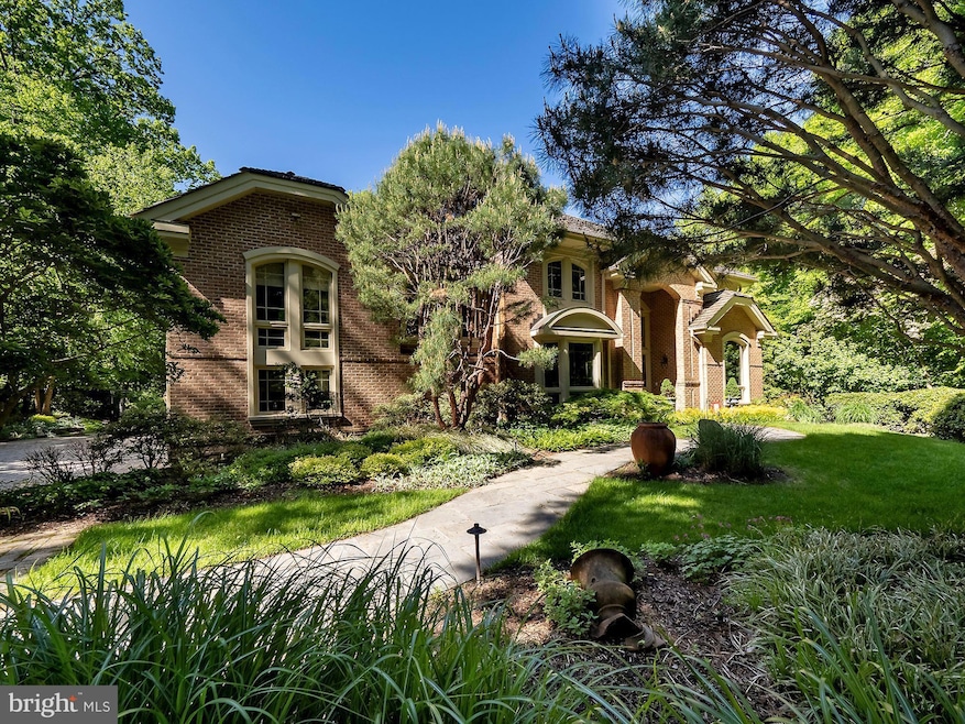 7000 Natelli Woods Ln, Bethesda, MD 20817 - photo 1