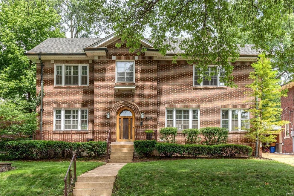 7321 Kingsbury - Beautiful 2 story brick home in U