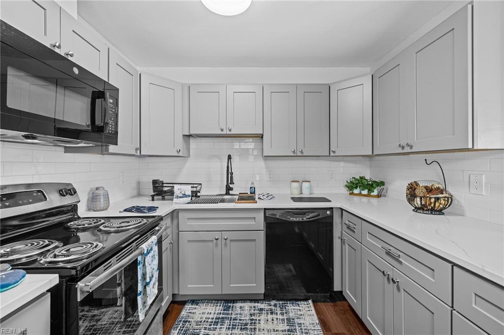 New Kitchen with quartz countertops