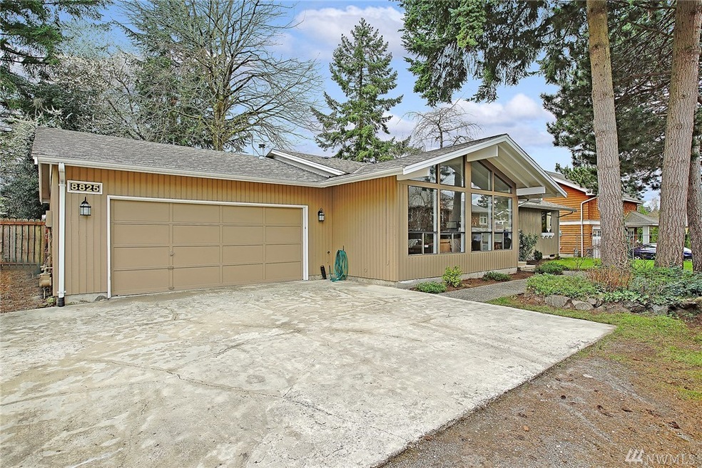 8825 SE 37th St, Mercer Island, WA 98040 - photo 1