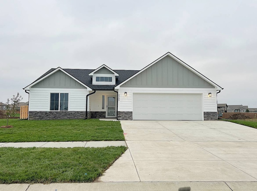 9862 Weeping Willow Dr, Manhattan, KS 66502 - photo 1