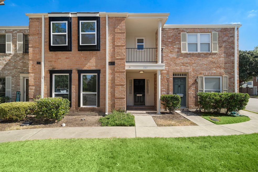1303 Country Place Dr, Houston, TX 77079 - photo 1