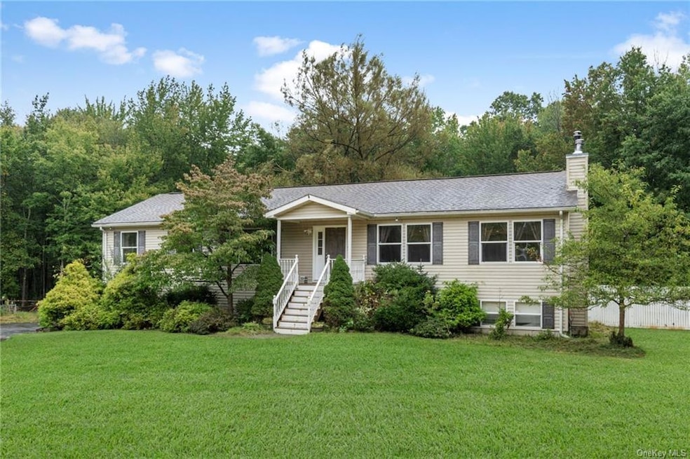 766 Manning Rd, Middletown, NY 10940 - photo 1