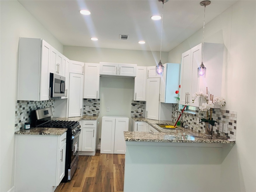 4916 Broom St, Houston, TX 77091 - photo 1