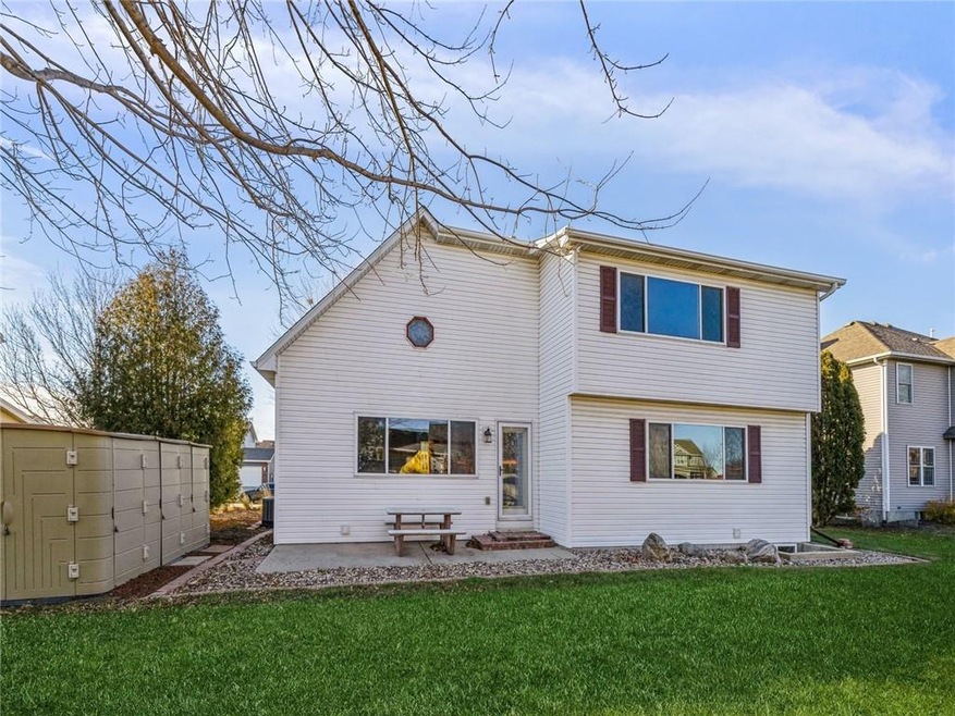 335 NE Whitetail Ln, Waukee, IA 50263 - photo 1