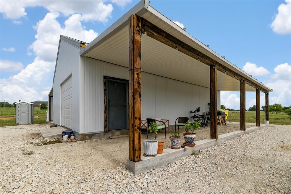 1141 Cr 208, Gainesville, TX 76240 - photo 1