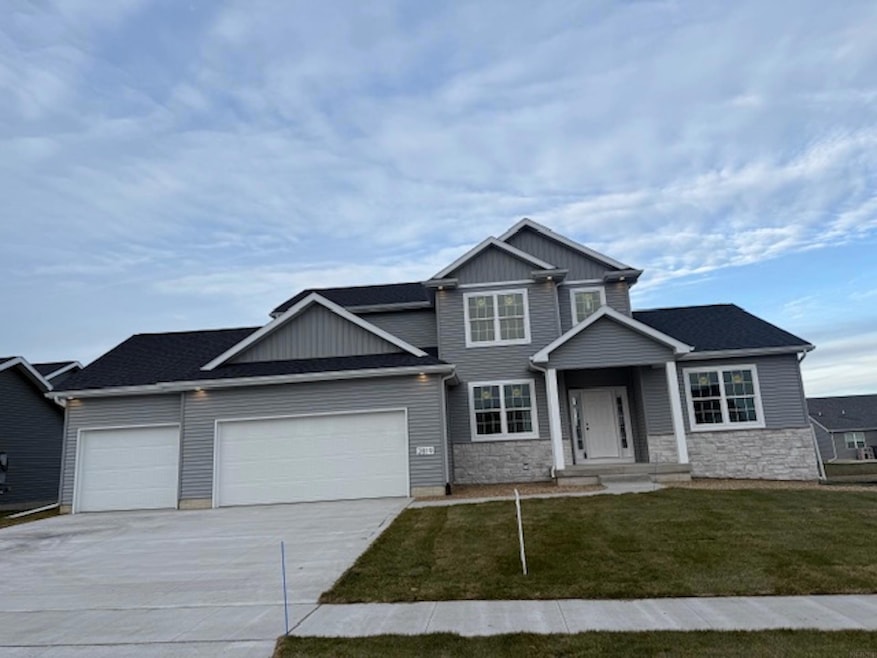 2819 Autumn Woods Dr, Cedar Falls, IA 50613 - photo 1