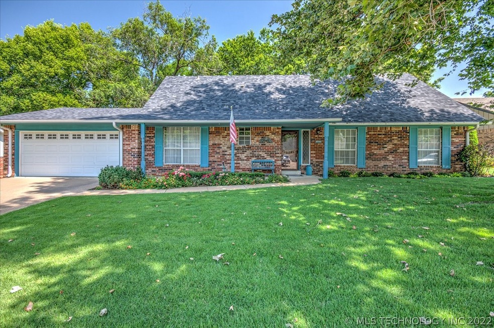 2532 Regency Rd, Bartlesville, OK 74006 - photo 1