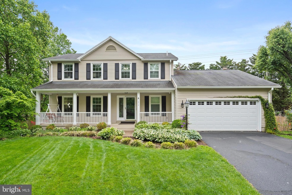 3512 Honey Locust Ct, Fairfax, VA 22033 - photo 1
