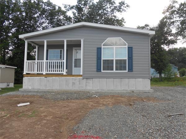 63 Hillview Dr, West Springfield, MA 01089 - photo 1