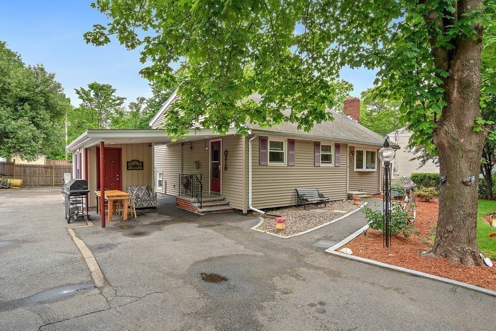 829 E Ashland St, Brockton, MA 02302 - photo 1