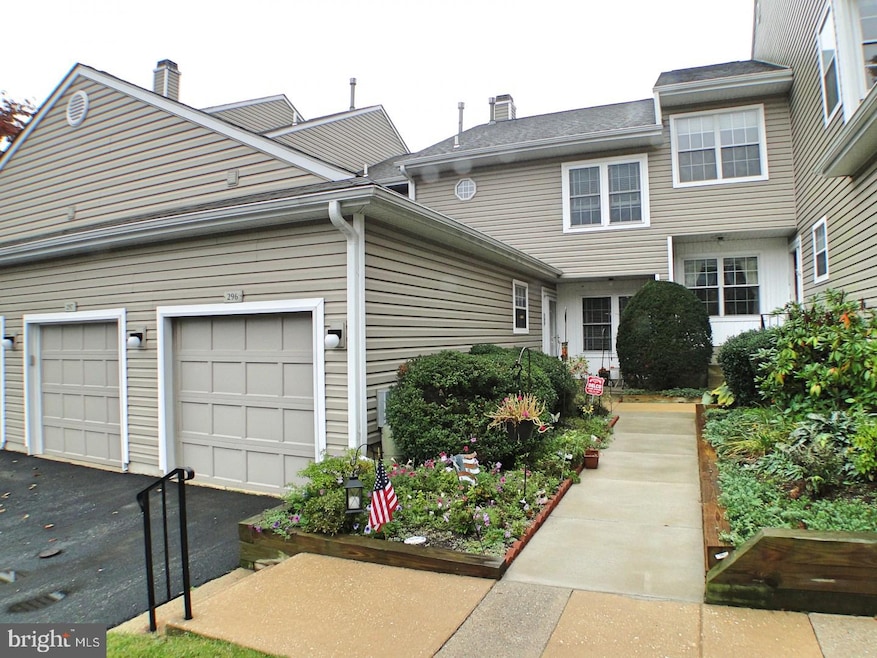 296 Stanton Ct unit 296, Glen Mills, PA 19342 - photo 1