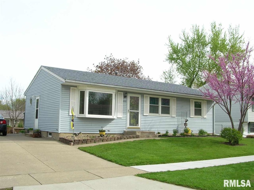 2222 W 55th St, Davenport, IA 52806 - photo 1