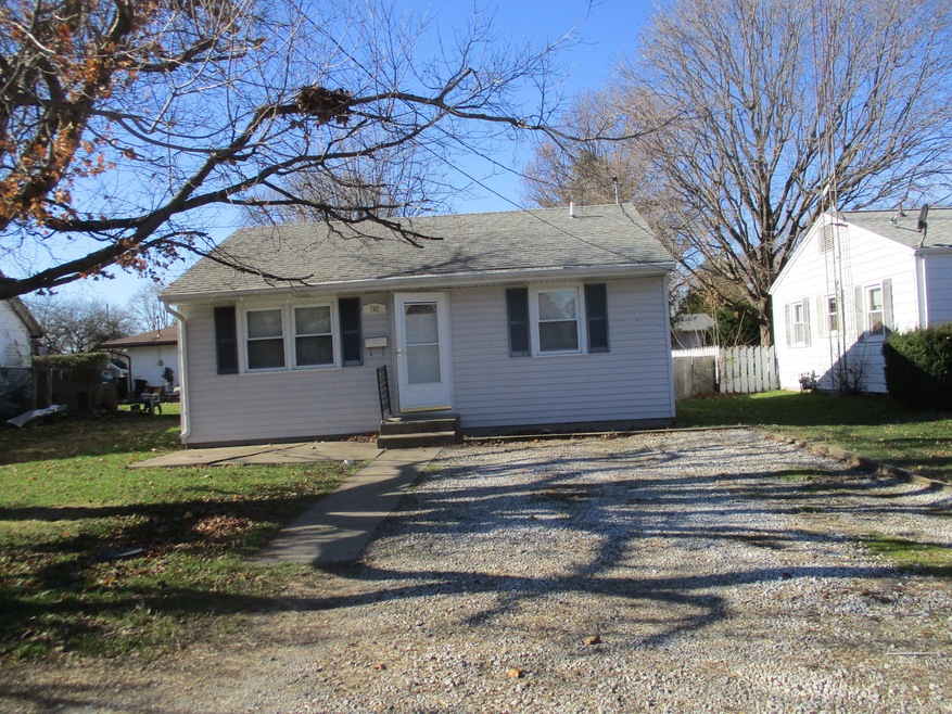 702 N Carico St, Tuscola, IL 61953 - photo 1