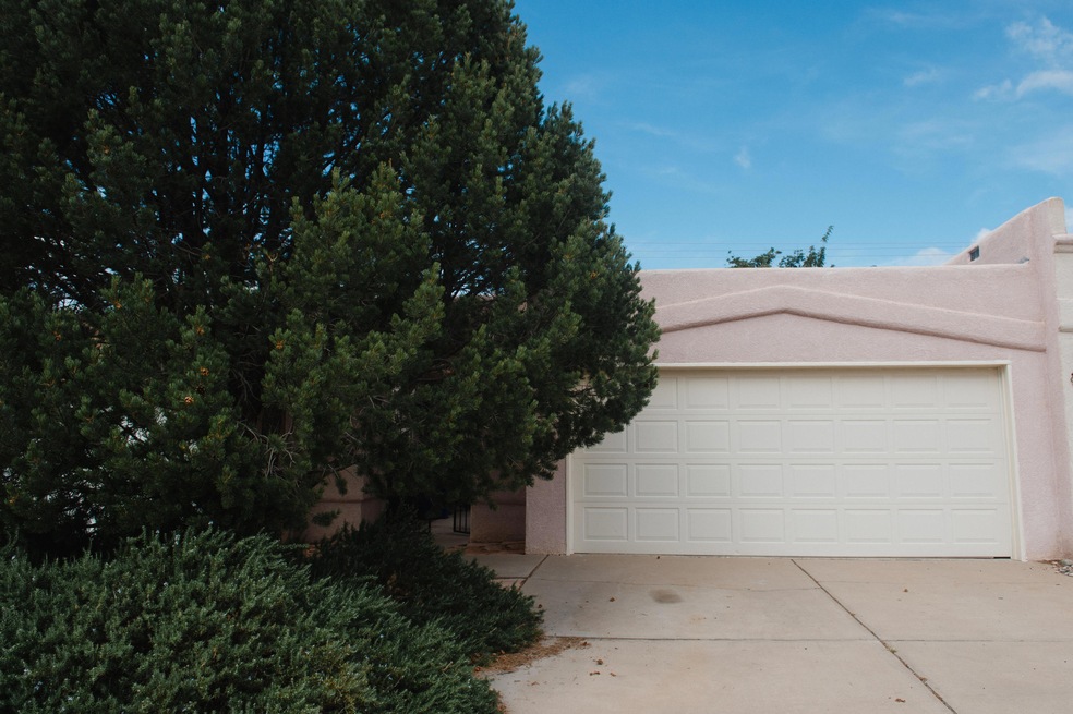 5905 Elmwood Dr NE, Albuquerque, NM 87109 - photo 1