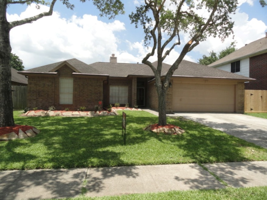 4902 Five Knolls Dr, Friendswood, TX 77546 - photo 1