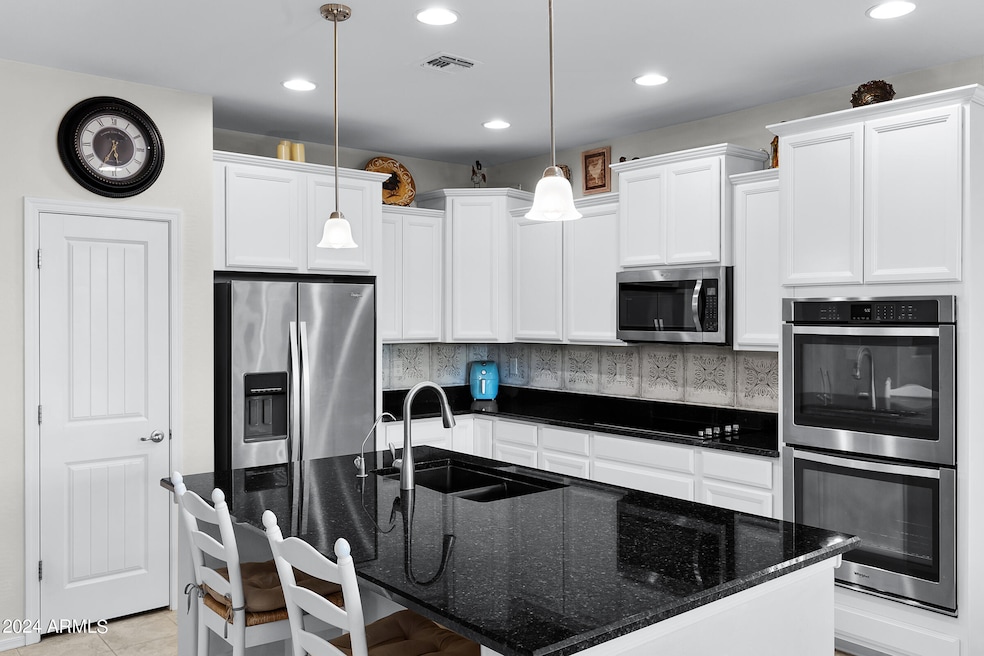 41692 W Monsoon Ln-15