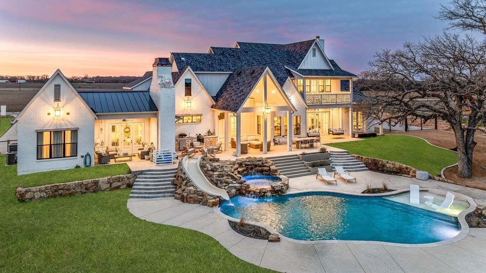 110 E Bluff Ln, Millsap, TX 76066 - photo 1