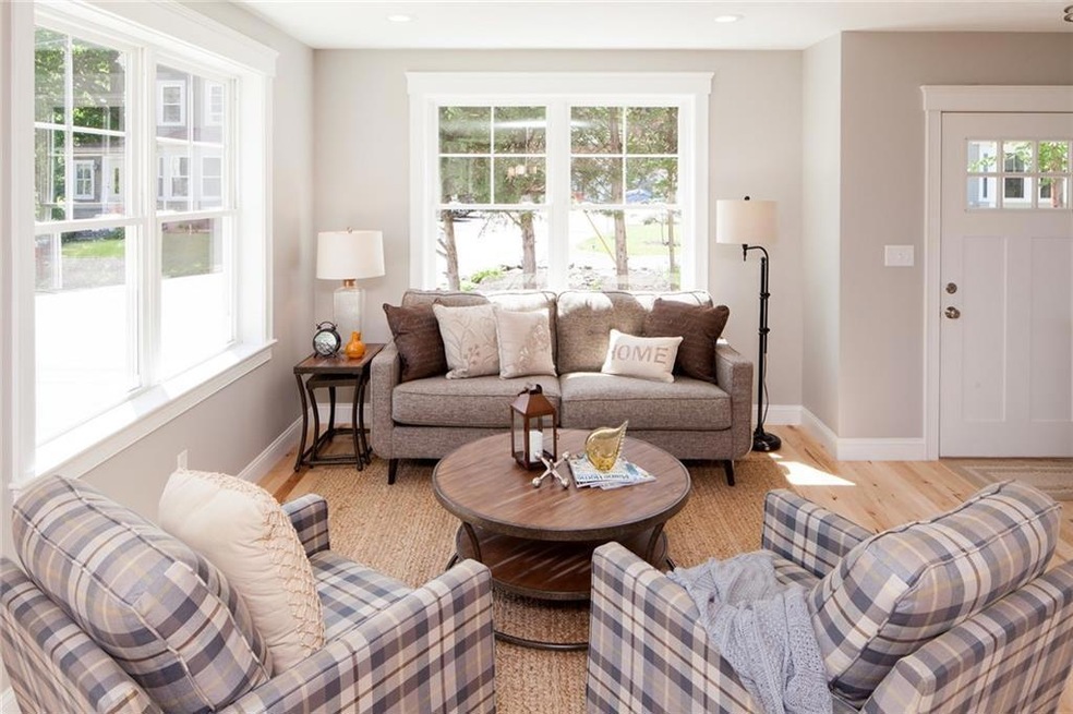 12 Central Ave unit 1, Kittery, ME 03904 - photo 1