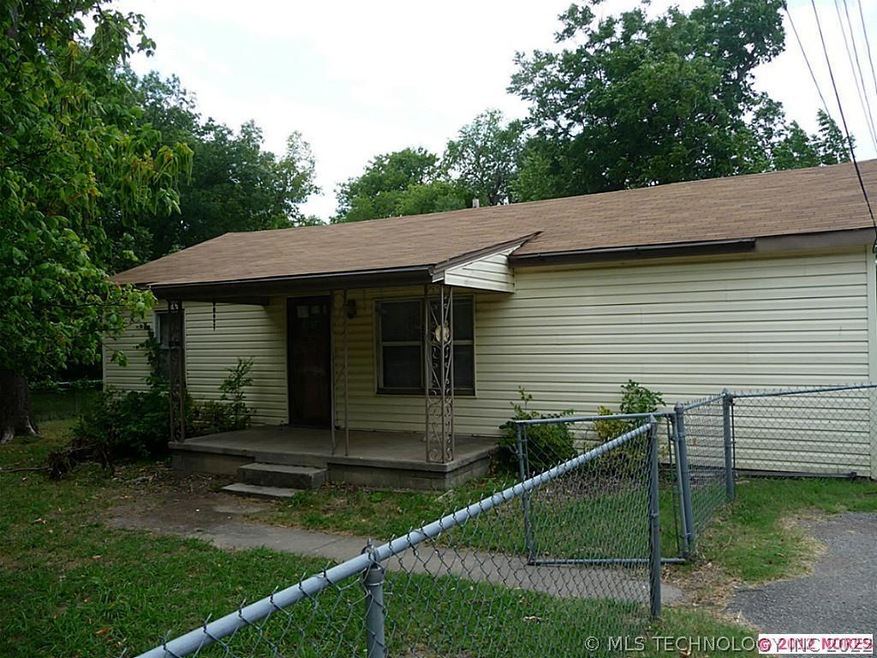 627 S Muskogee Ave, Claremore, OK 74017 - photo 1