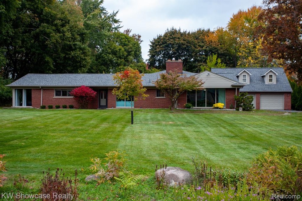 1235 Robson Ln, Bloomfield Hills, MI 48304 - photo 1