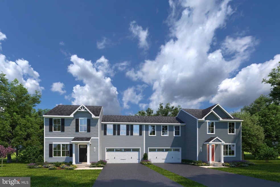 585 Raeann Dr, Greencastle, PA 17225 - photo 1