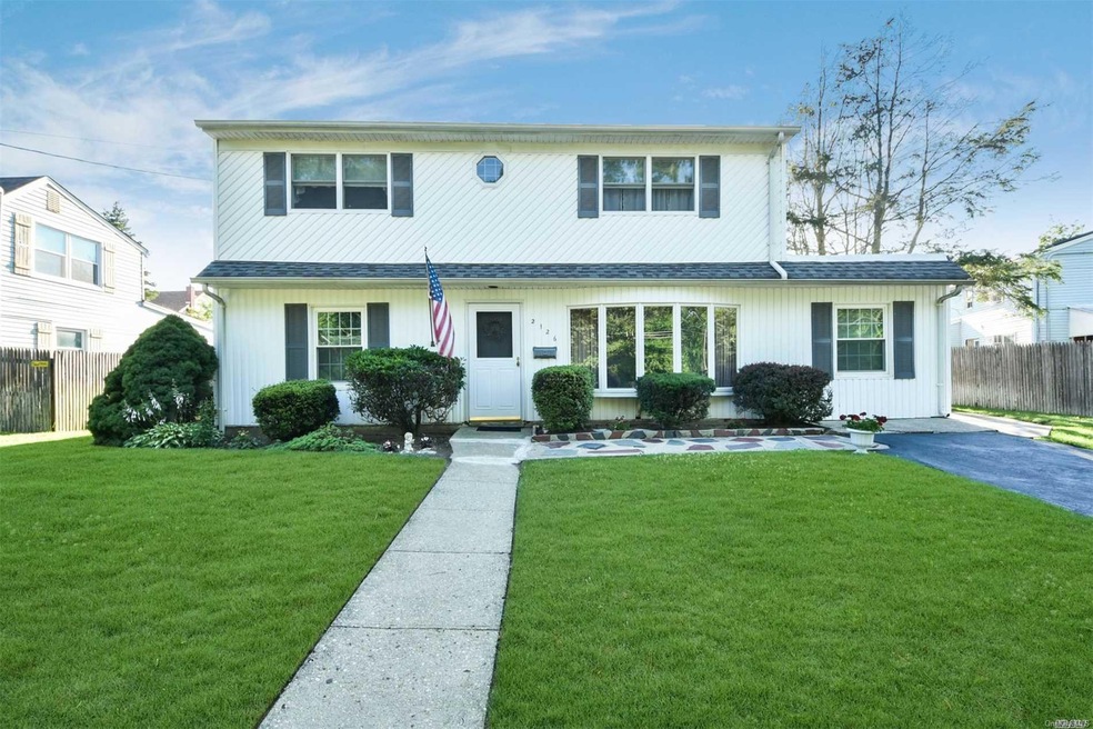 2126 Parkside Dr, Seaford, NY 11783 - photo 1