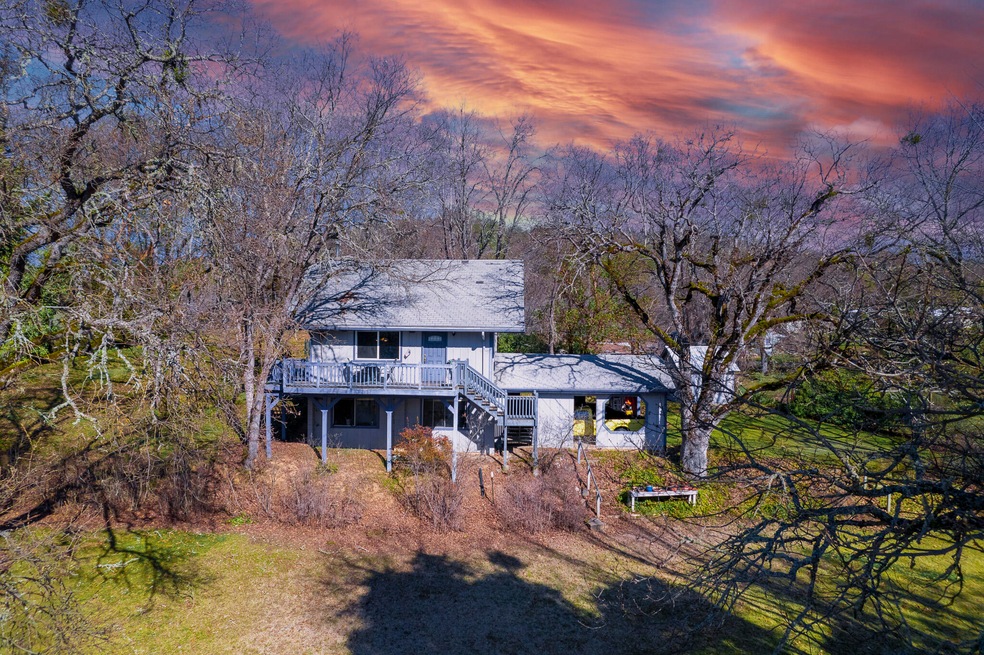 11110 Blackwell Rd, Central Point, OR 97502 - photo 1