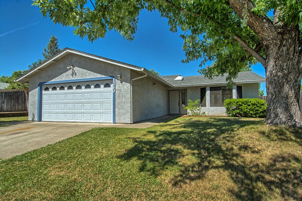 1060 Nighthawk Ln, Redding, CA 96003 - photo 1