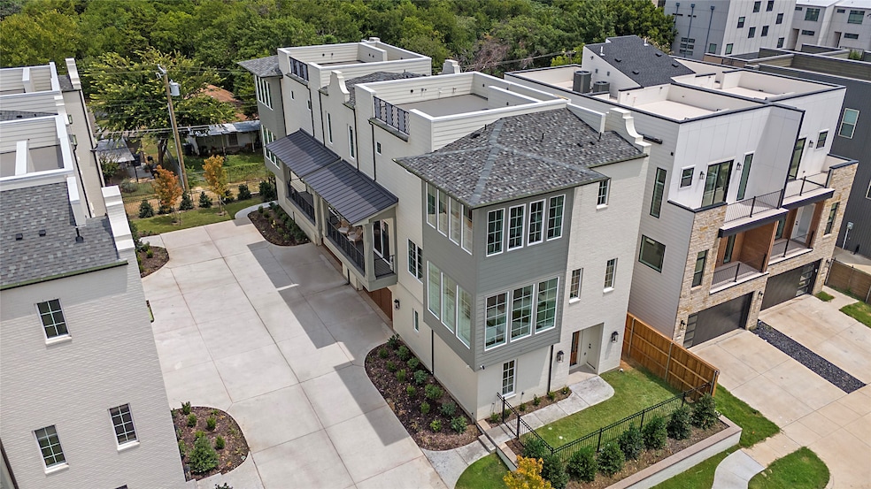 1029 Mobile St, Dallas, TX 75208 - photo 1