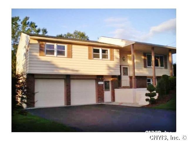 Exterior Front STATELY HOME WITH LOTS OF CURB APPR