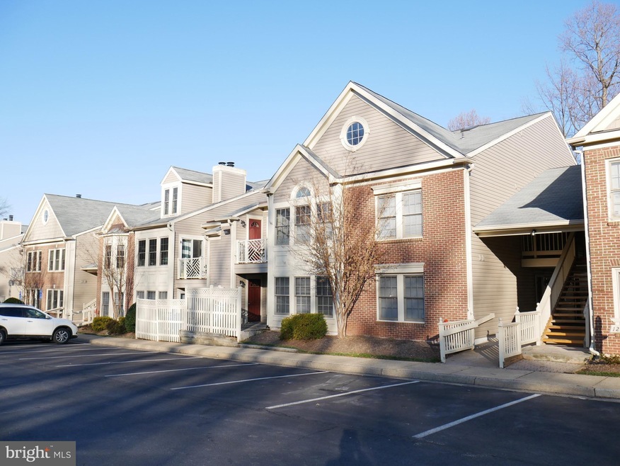 12006 Ridge Knoll Dr unit 502B, Fairfax, VA 22033 - photo 1