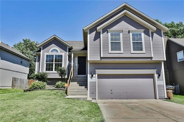 607 S Adams St, Raymore, MO 64083 - photo 1